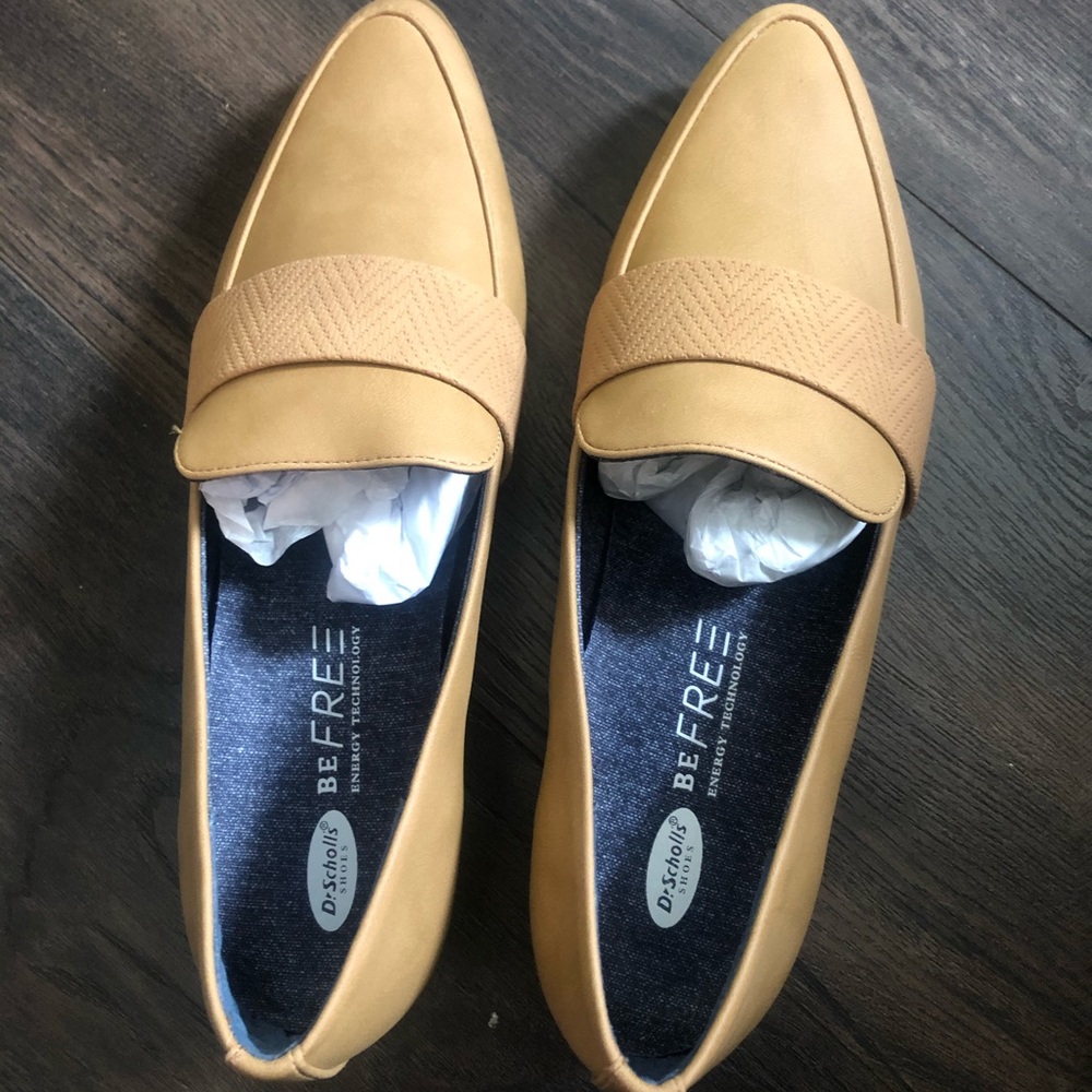 New/box. Dr Scholl’s pointy flat.